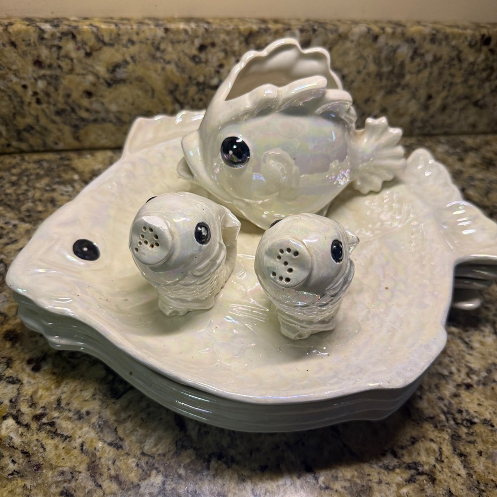 Ceramic Fish Dish Set 7 Pieces 4 Plates Salt & Pepper Shaker Gravy Boat White